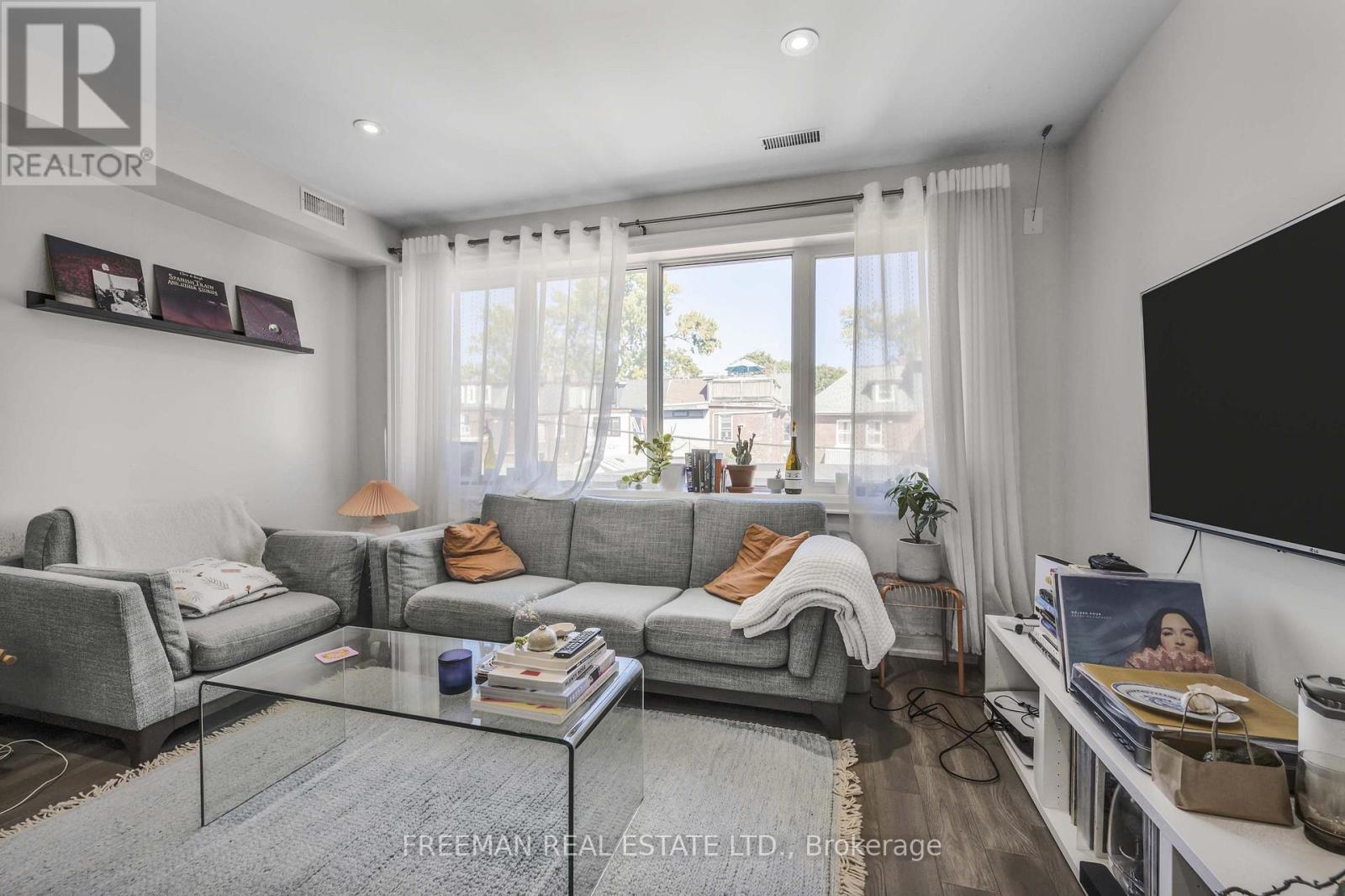 49 Beatrice Street, Toronto (Trinity-Bellwoods), Ontario  M6J 2T2 - Photo 13 - C13018632