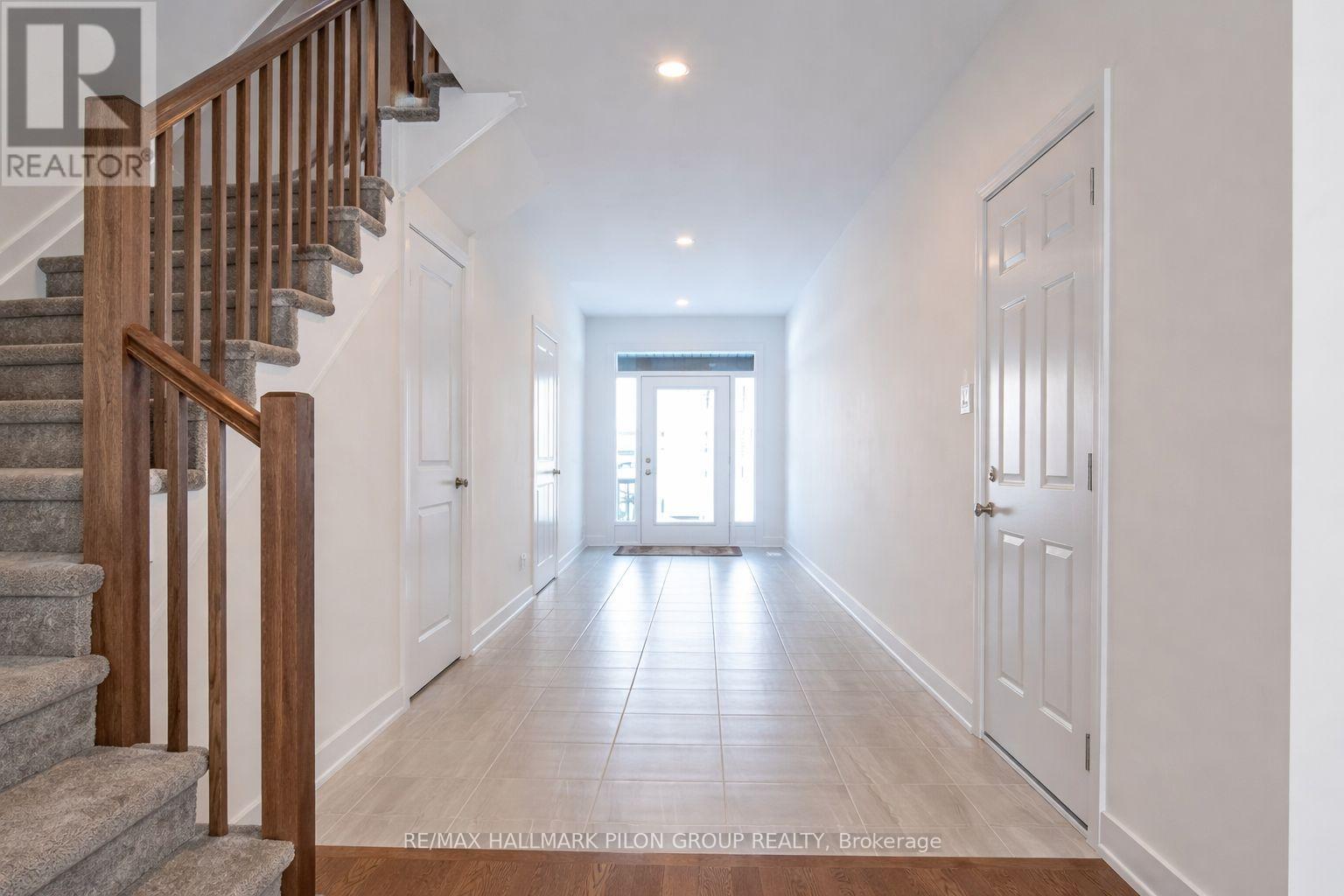 327 Broadridge Crescent, Ottawa, Ontario  K1W 0L9 - Photo 5 - X13018516