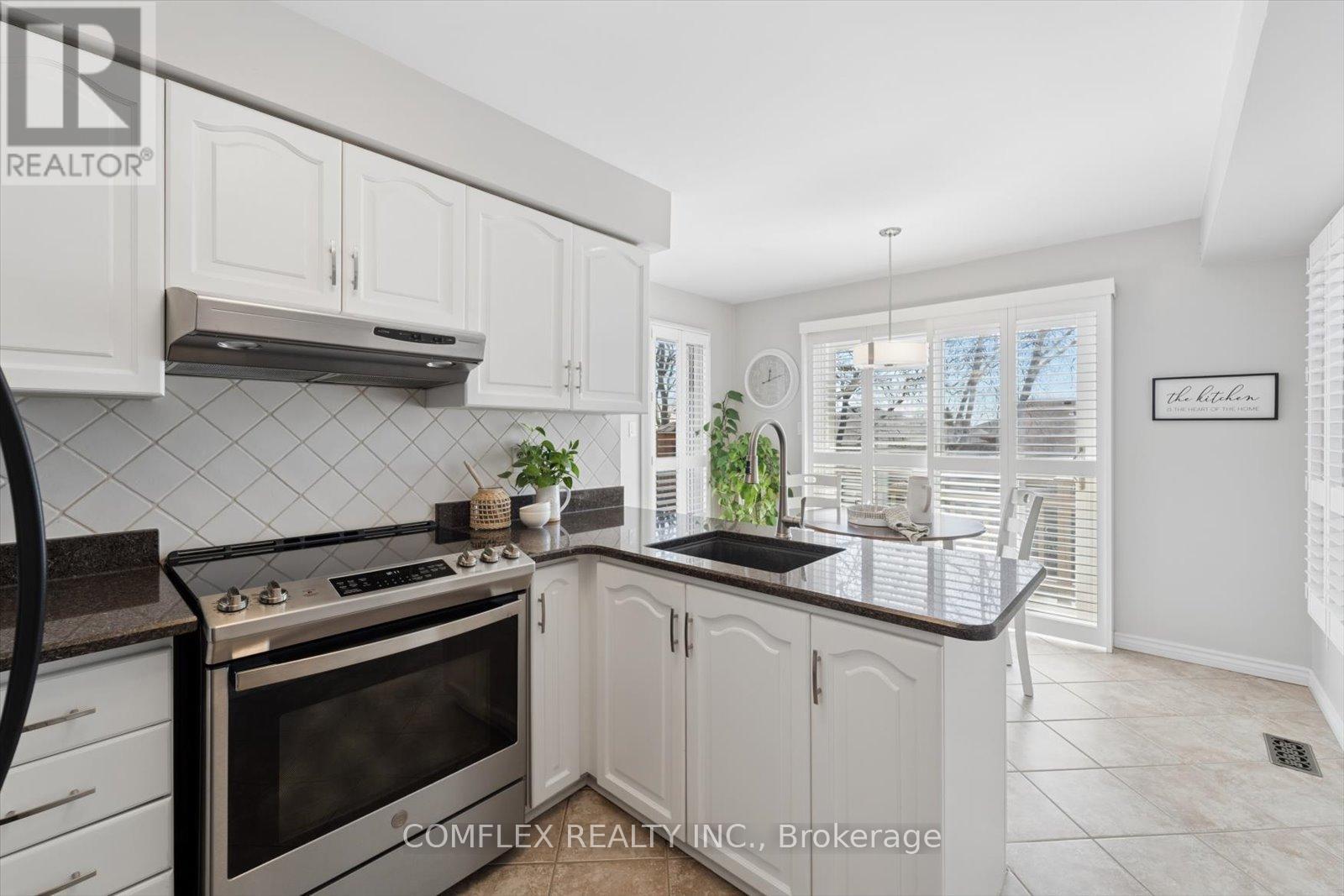 43 Waywell Street, Whitby, Ontario  L1N 8P4 - Photo 14 - E13018530