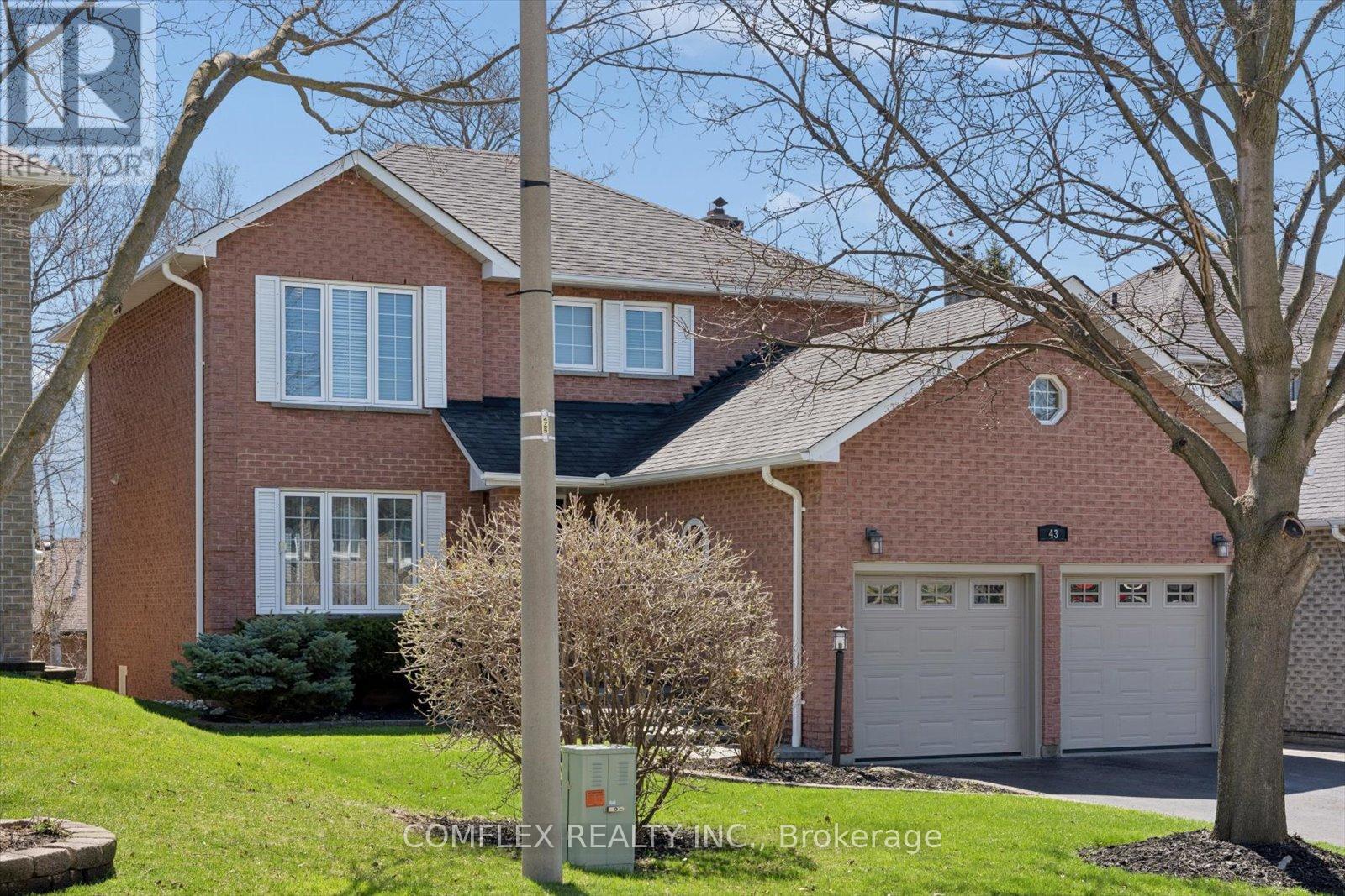 43 Waywell Street, Whitby, Ontario  L1N 8P4 - Photo 3 - E13018530