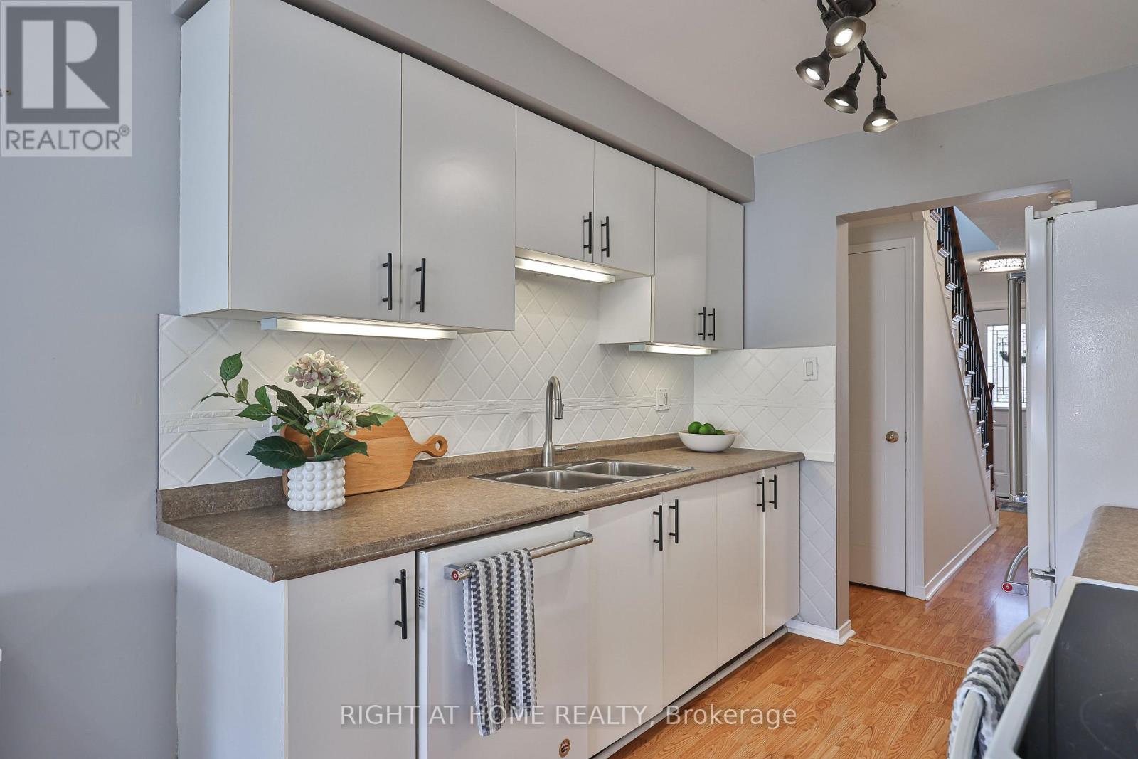 89 Vail Meadows Crescent, Clarington (Bowmanville), Ontario  L1C 4T3 - Photo 13 - E13018534