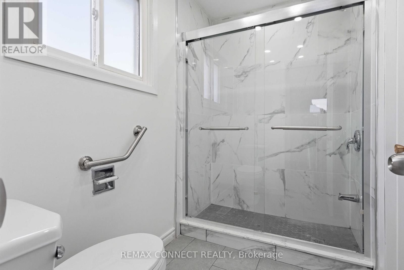 Upper - 1899 Rosefield Road, Pickering, Ontario  L1V 3K1 - Photo 14 - E13018636