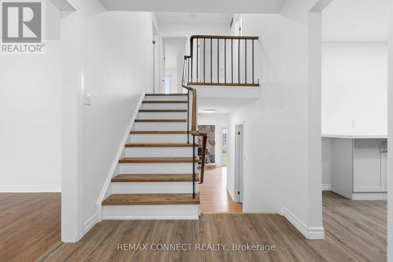 Upper - 1899 Rosefield Road, Pickering, Ontario  L1V 3K1 - Photo 15 - E13018636