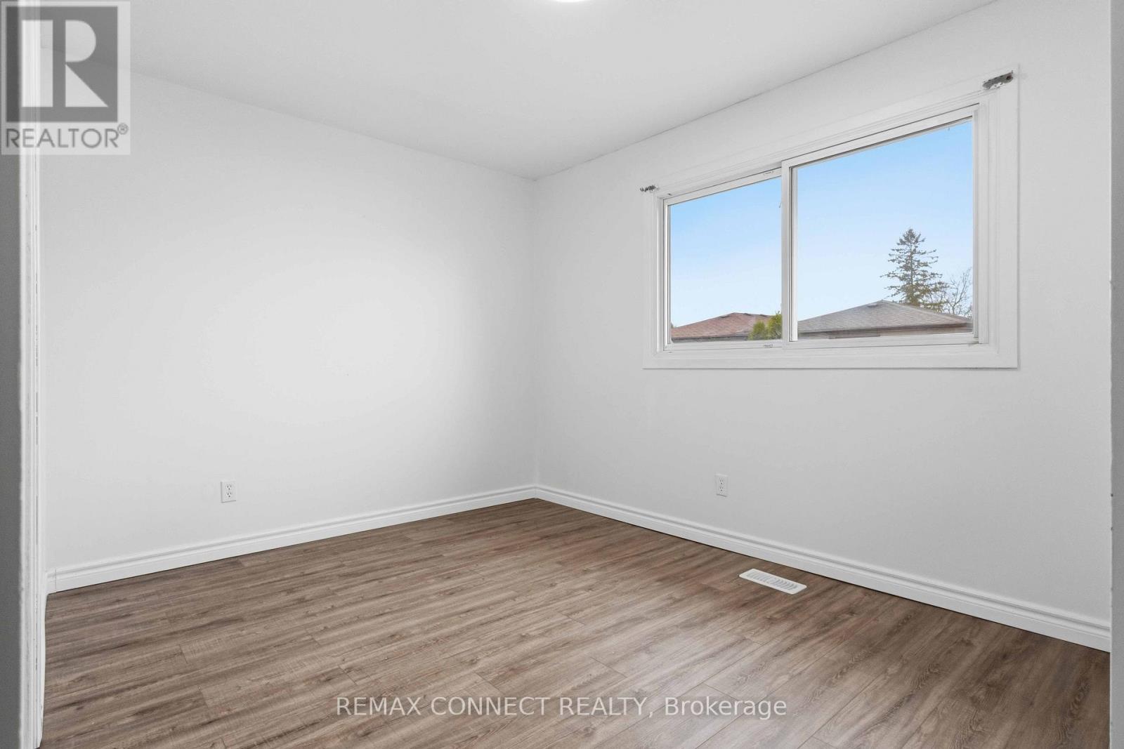 Upper - 1899 Rosefield Road, Pickering, Ontario  L1V 3K1 - Photo 18 - E13018636