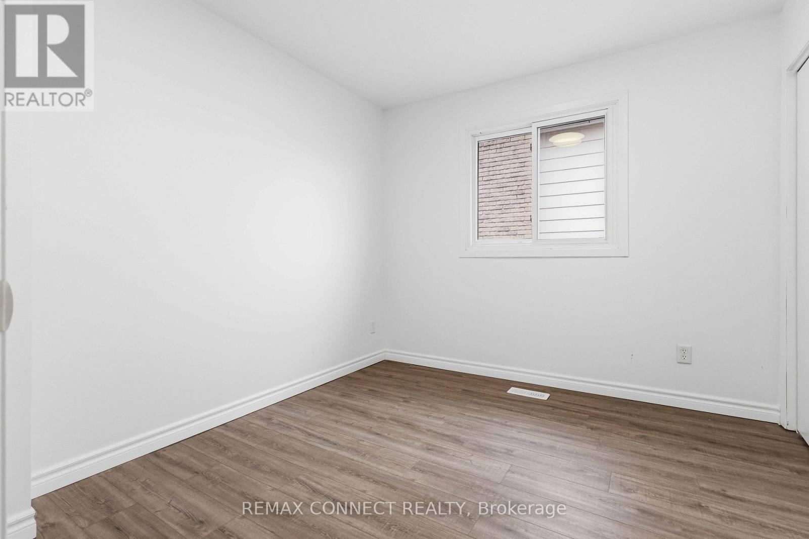 Upper - 1899 Rosefield Road, Pickering, Ontario  L1V 3K1 - Photo 19 - E13018636