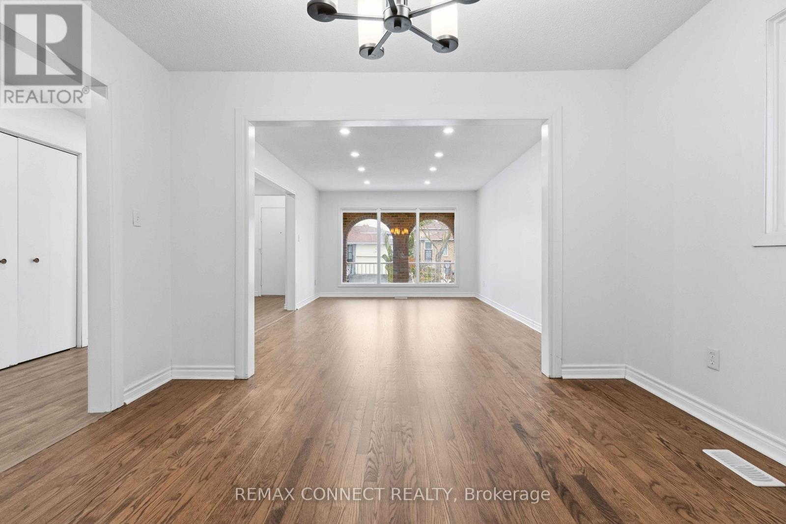 Upper - 1899 Rosefield Road, Pickering, Ontario  L1V 3K1 - Photo 3 - E13018636