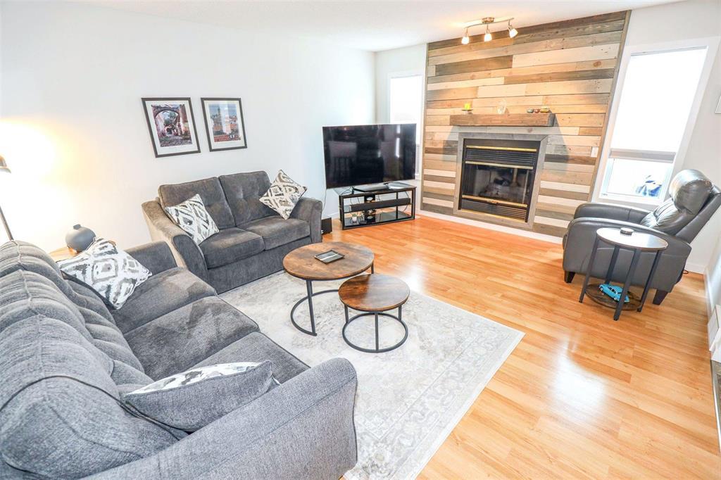 136 Eastmount Drive, Winnipeg, Manitoba  R2N 3W9 - Photo 3 - 202607758