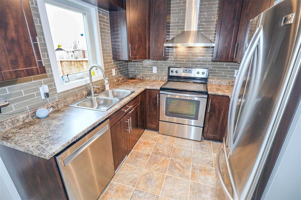 136 Eastmount Drive, Winnipeg, Manitoba  R2N 3W9 - Photo 5 - 202607758