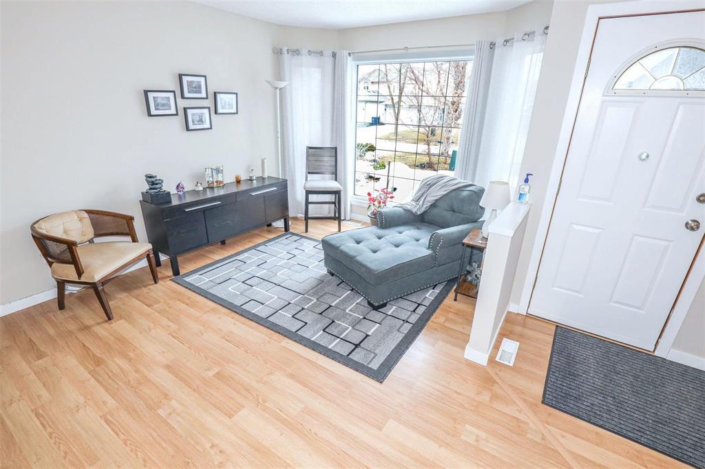 136 Eastmount Drive, Winnipeg, Manitoba  R2N 3W9 - Photo 8 - 202607758