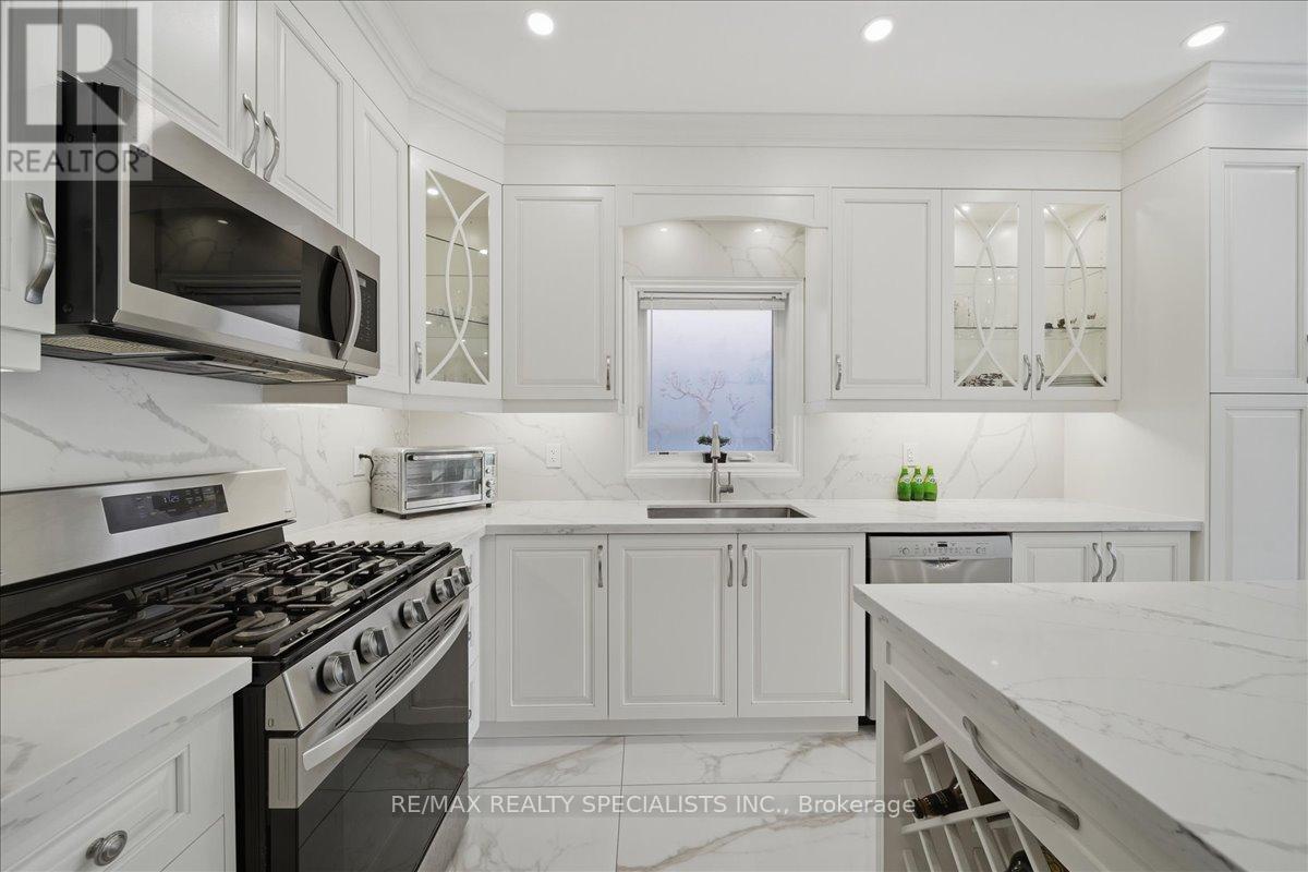 136 Noble Drive, Bradford West Gwillimbury, Ontario  L3Z 0J5 - Photo 14 - N13018484