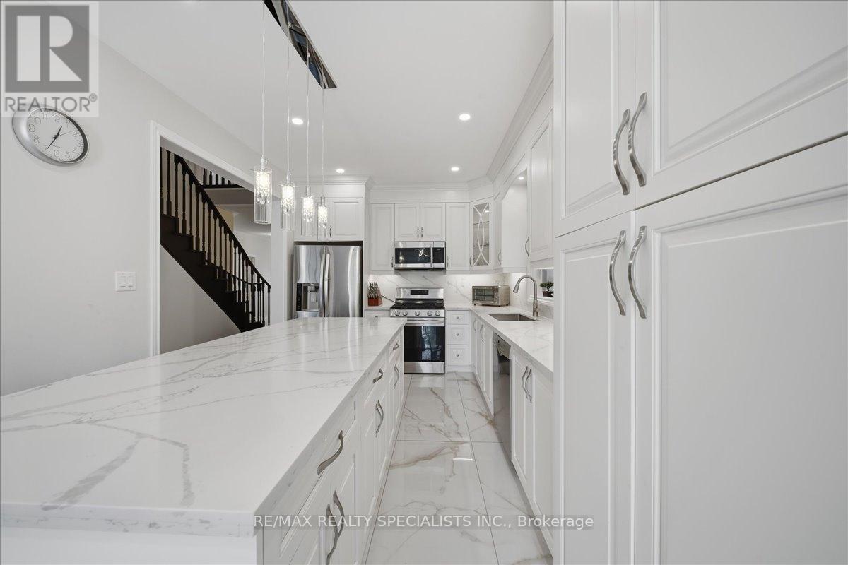 136 Noble Drive, Bradford West Gwillimbury, Ontario  L3Z 0J5 - Photo 16 - N13018484