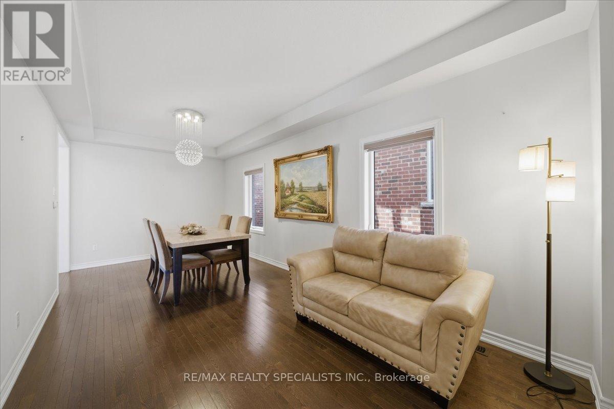 136 Noble Drive, Bradford West Gwillimbury, Ontario  L3Z 0J5 - Photo 8 - N13018484