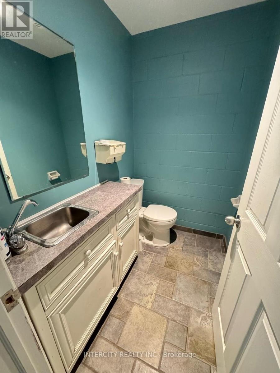 10 - 1260 Journey's End Circle, Newmarket, Ontario  L3Y 8Z7 - Photo 5 - N13018588