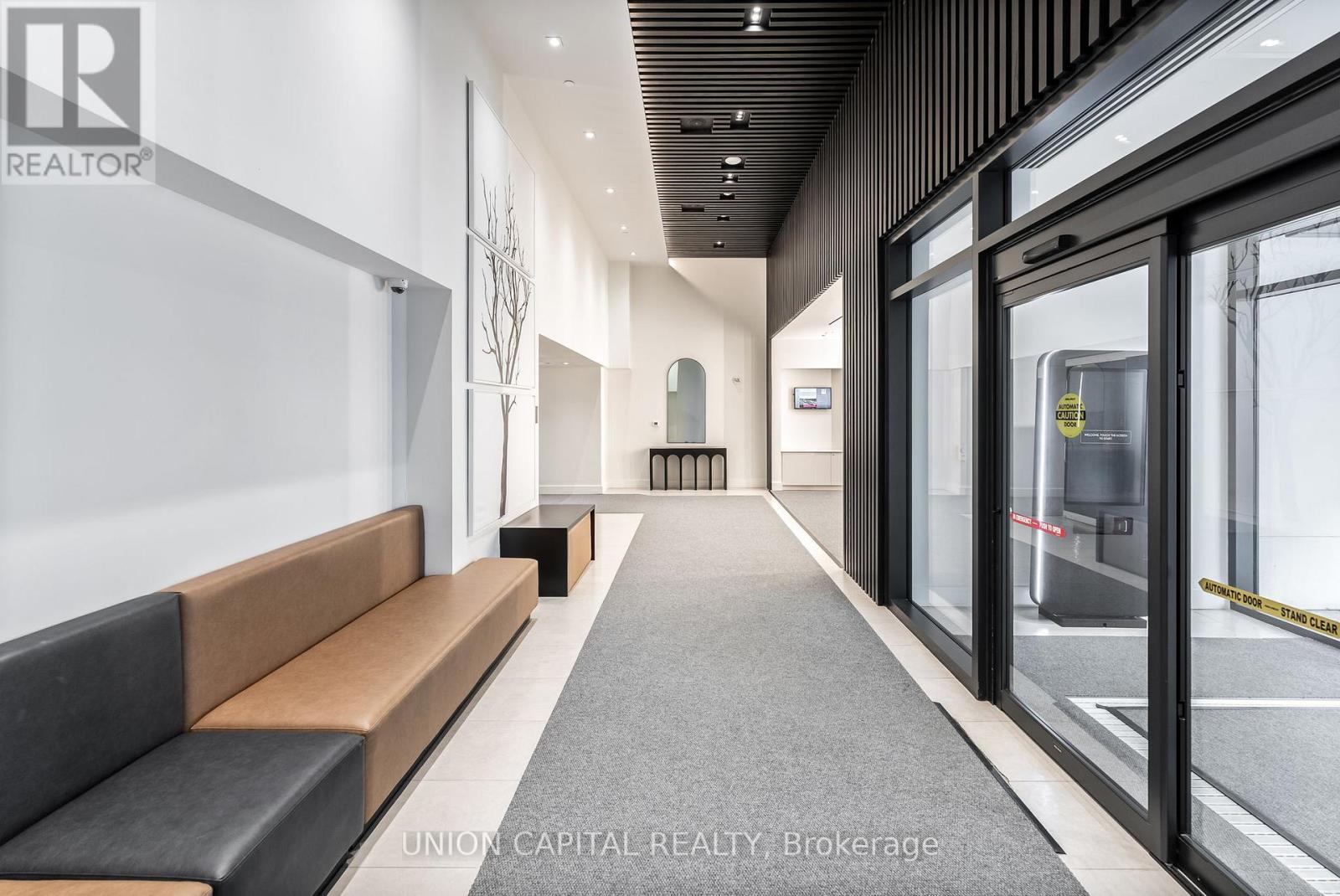 601w - 3 Rosewater Street E, Richmond Hill, Ontario  L4C 5T6 - Photo 4 - N13018646