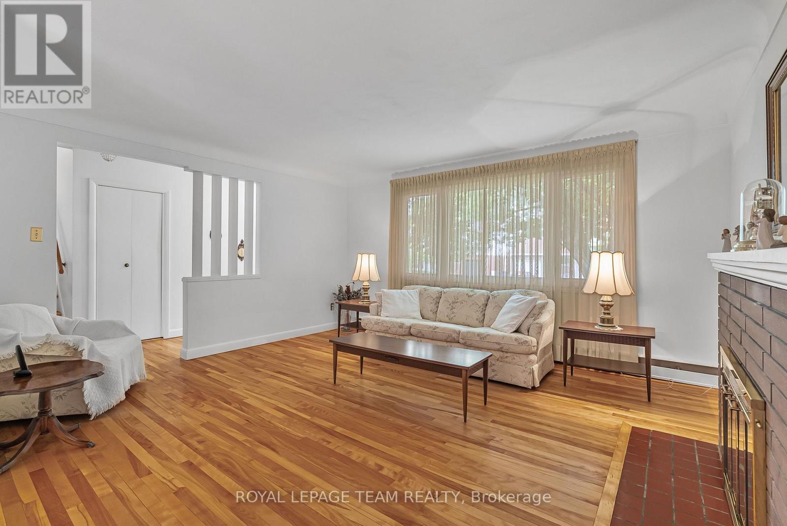 1166 Castle Hill Crescent, Ottawa, Ontario  K2C 2A8 - Photo 12 - X12791440