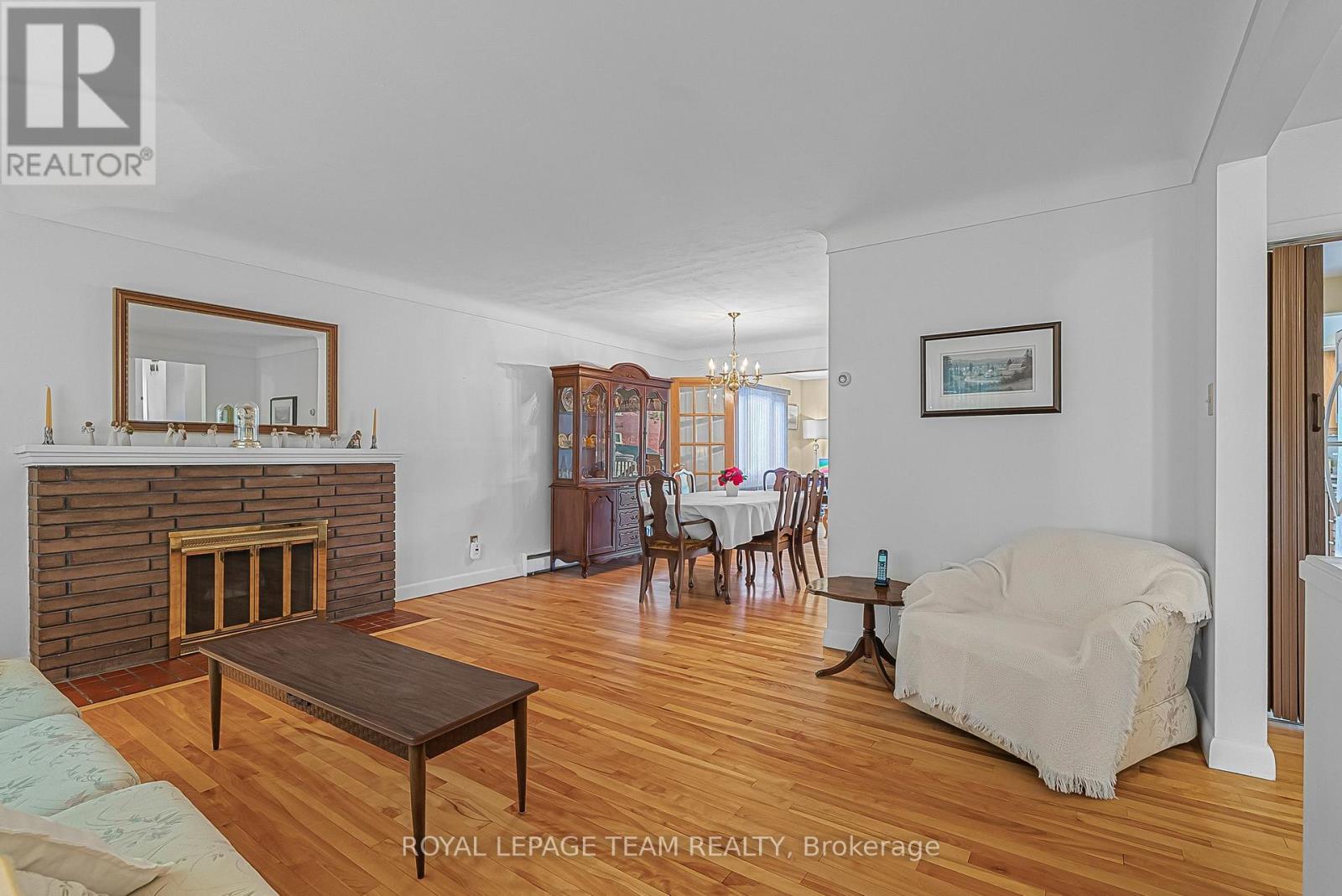 1166 Castle Hill Crescent, Ottawa, Ontario  K2C 2A8 - Photo 13 - X12791440