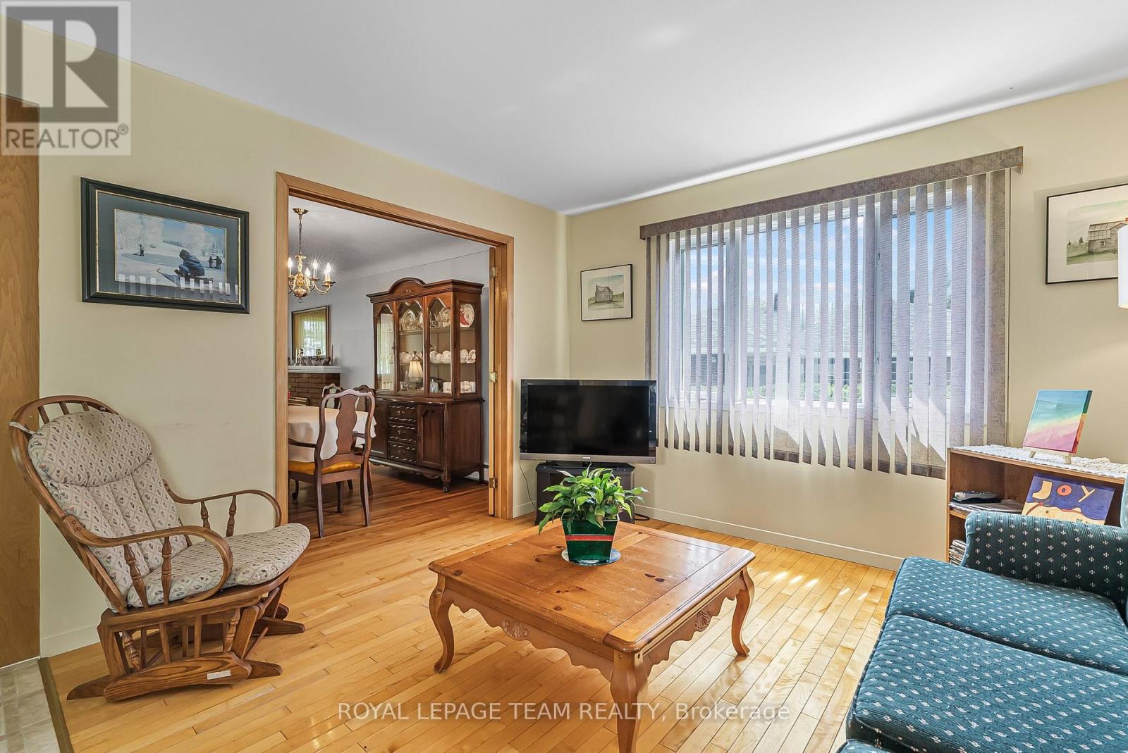 1166 Castle Hill Crescent, Ottawa, Ontario  K2C 2A8 - Photo 8 - X12791440