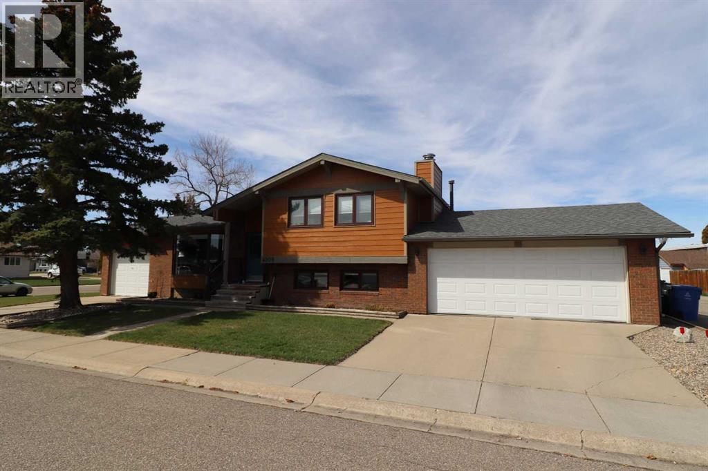 4209 22 Avenue S, Lethbridge, Alberta  T1K 4Y3 - Photo 1 - A2302022