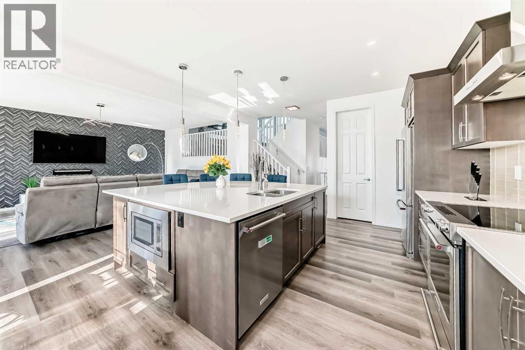 73 Carrington Circle NW, Calgary, Alberta  T3P 0Y4 - Photo 4 - A2280210