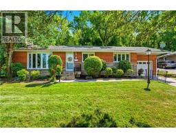 894 BISHOP Place, Ancaster, Ontario
