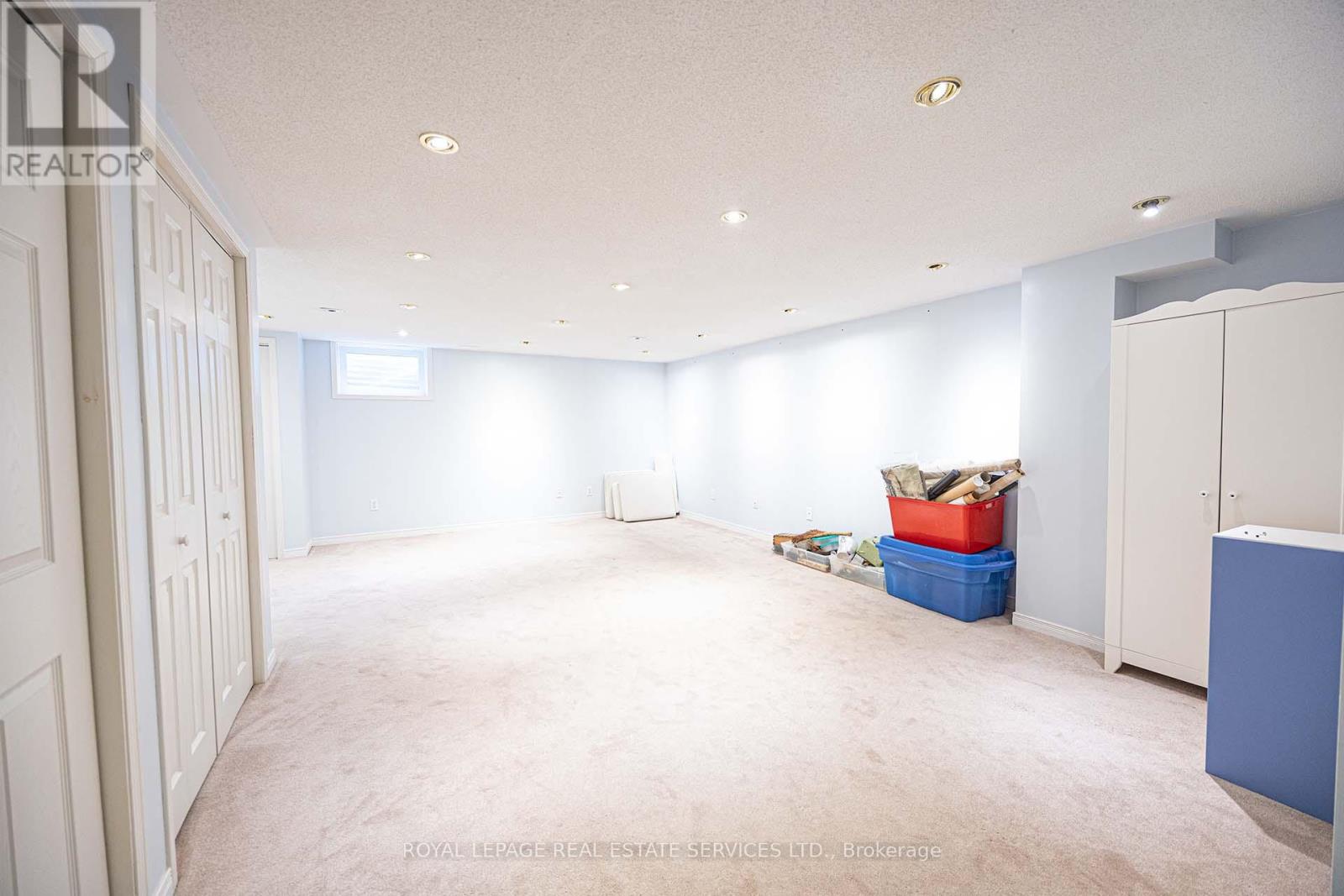 753 Village Green Boulevard, Mississauga, Ontario  L5E 3K2 - Photo 17 - W12995210