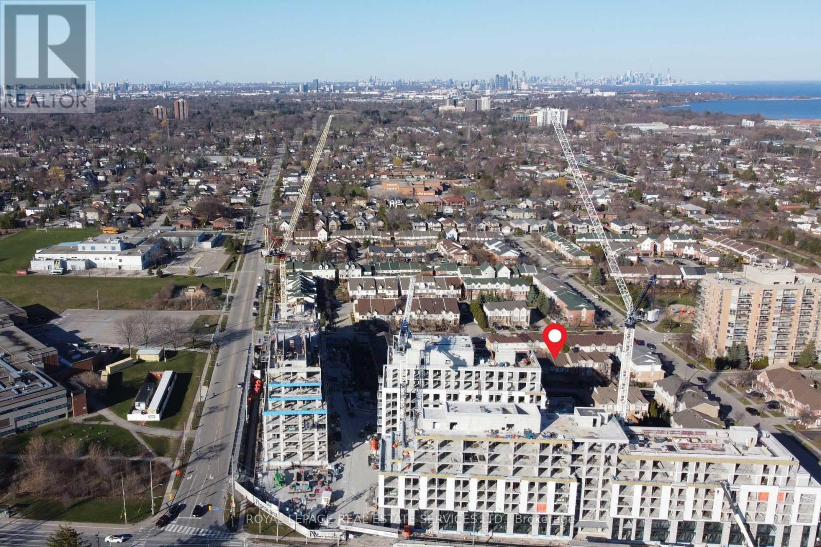 753 Village Green Boulevard, Mississauga, Ontario  L5E 3K2 - Photo 23 - W12995210