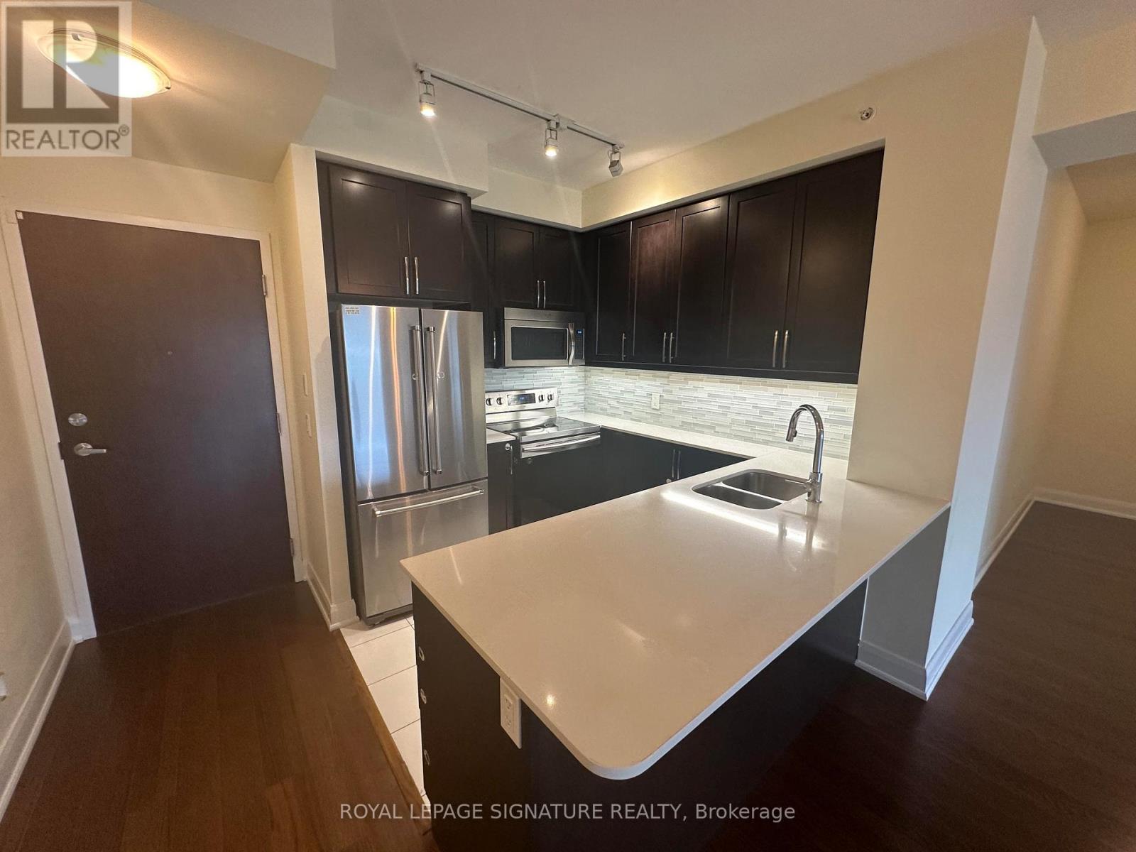 406 - 2480 Prince Michael Drive, Oakville, Ontario  L6H 0H1 - Photo 3 - W13018502