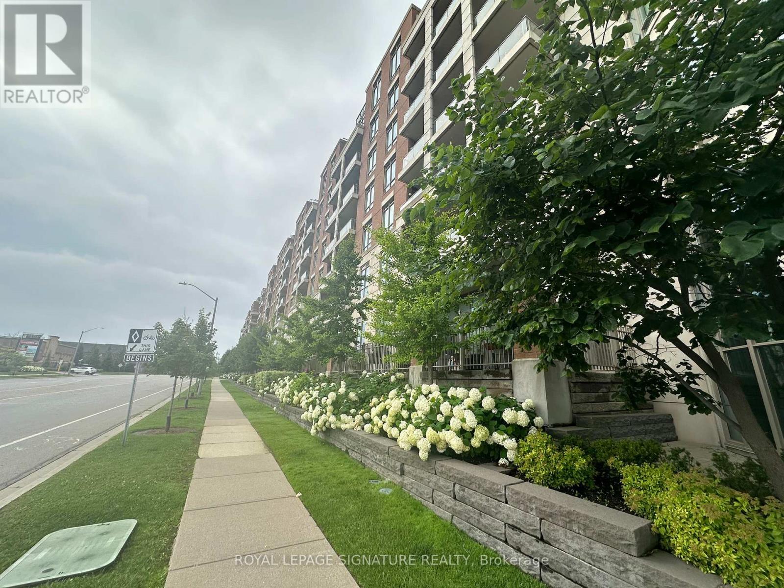 406 - 2480 Prince Michael Drive, Oakville, Ontario  L6H 0H1 - Photo 4 - W13018502