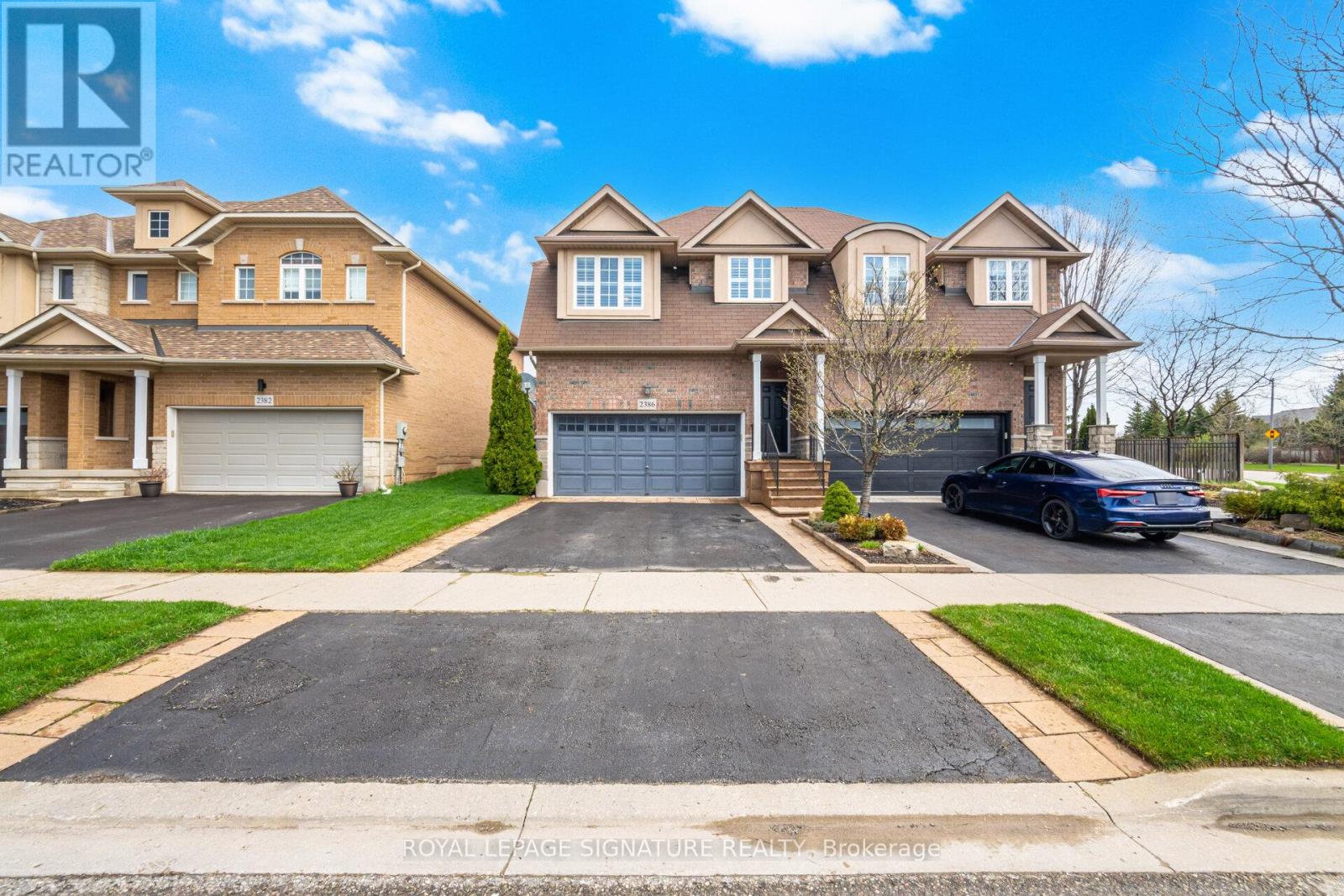 2386 STONE GLEN CRESCENT, Oakville, Ontario