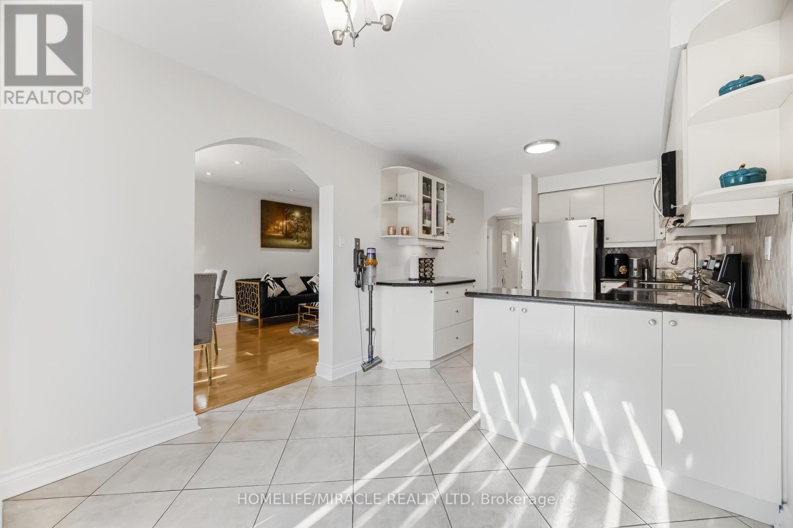 60 Trewartha Crescent, Brampton (Heart Lake West), Ontario  L6Z 1X4 - Photo 8 - W13018554