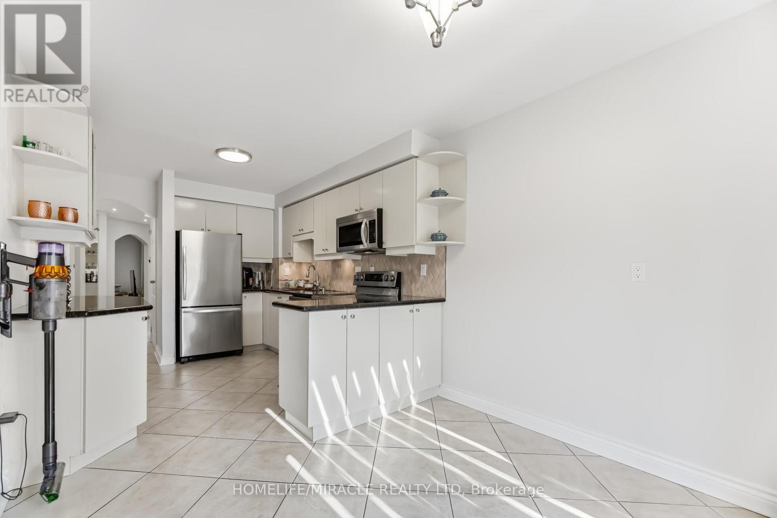 60 Trewartha Crescent, Brampton (Heart Lake West), Ontario  L6Z 1X4 - Photo 9 - W13018554