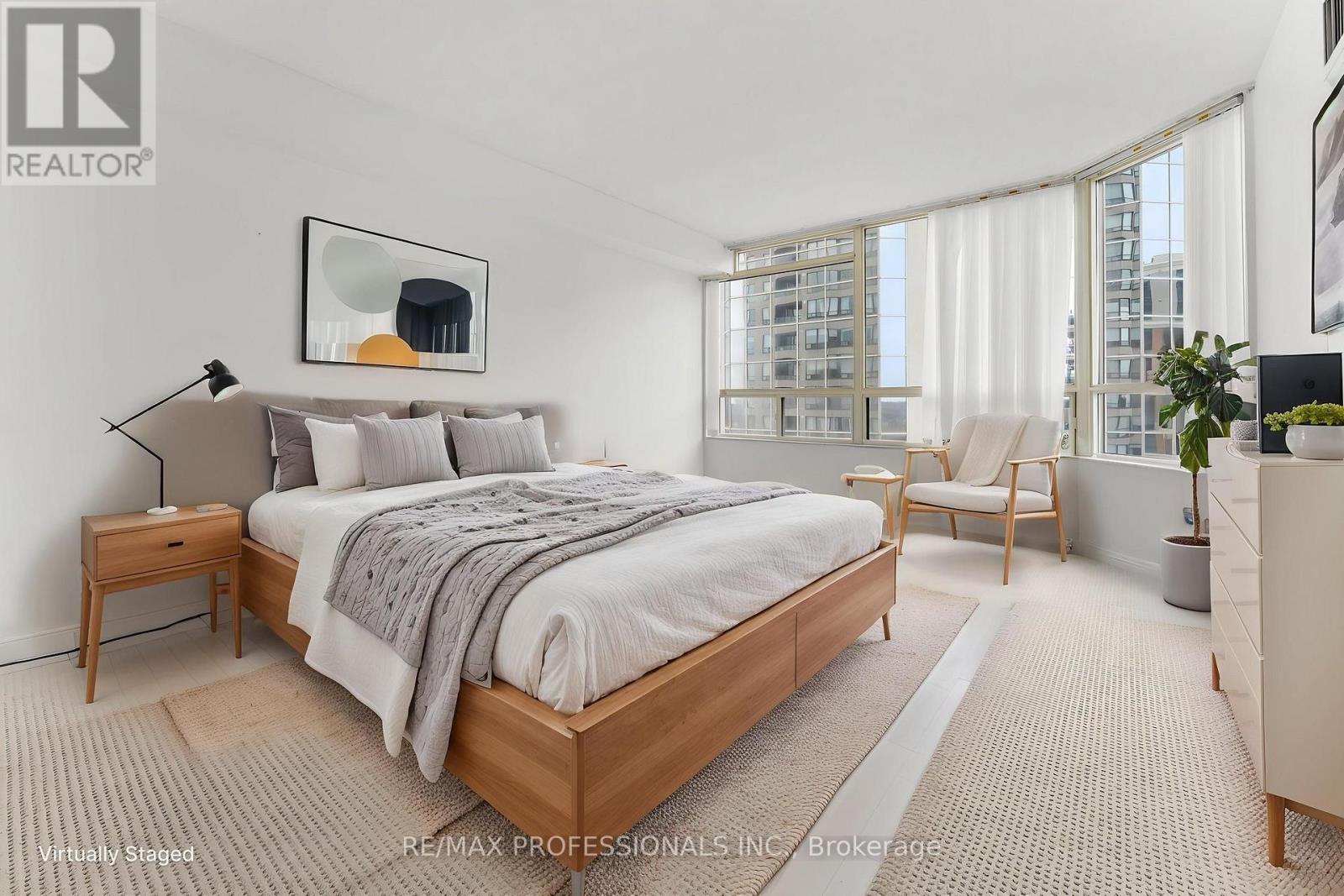 910 - 1 ABERFOYLE CRESCENT, Toronto, Ontario