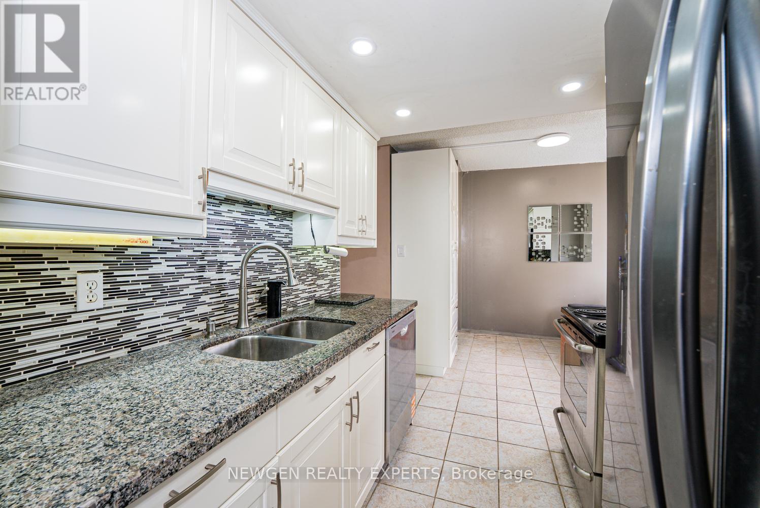 1404 - 5 Lisa Street, Brampton (Queen Street Corridor), Ontario  L6T 4T4 - Photo 21 - W13018574