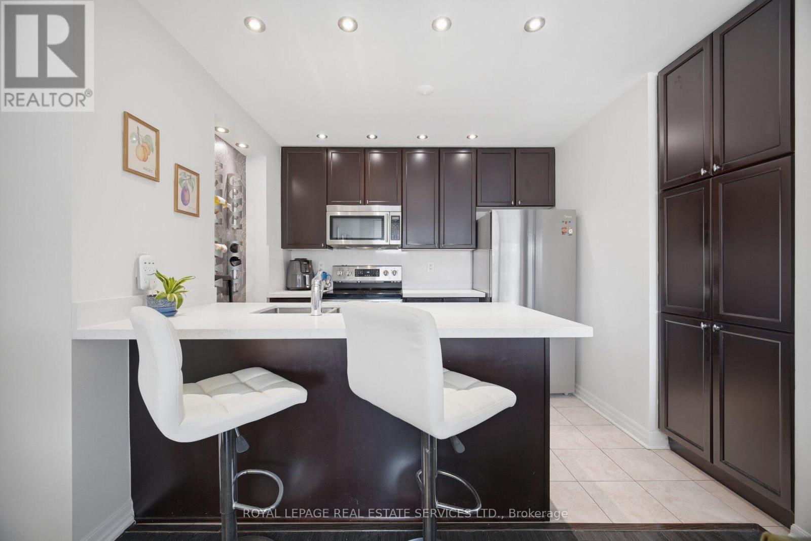 204 - 70 Port Street E, Mississauga, Ontario  L5G 1E8 - Photo 14 - W13018622