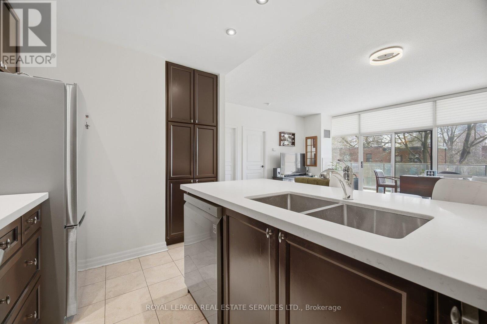 204 - 70 Port Street E, Mississauga, Ontario  L5G 1E8 - Photo 16 - W13018622