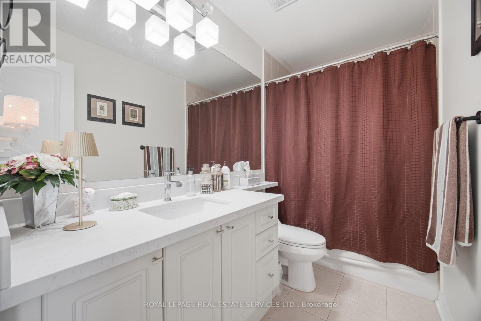 204 - 70 Port Street E, Mississauga, Ontario  L5G 1E8 - Photo 18 - W13018622