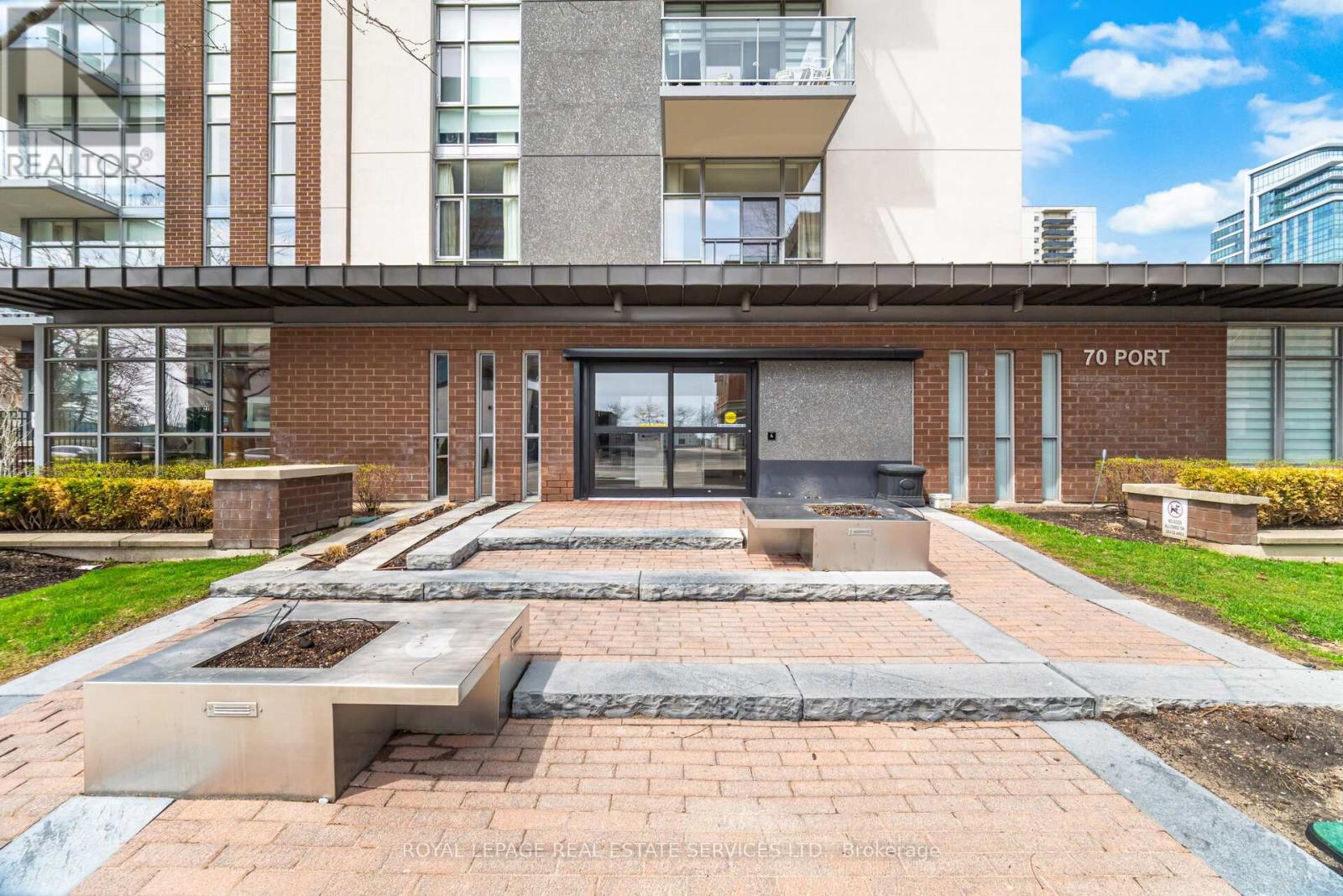 204 - 70 Port Street E, Mississauga, Ontario  L5G 1E8 - Photo 2 - W13018622