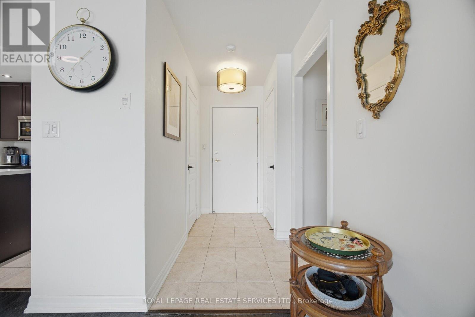 204 - 70 Port Street E, Mississauga, Ontario  L5G 1E8 - Photo 6 - W13018622