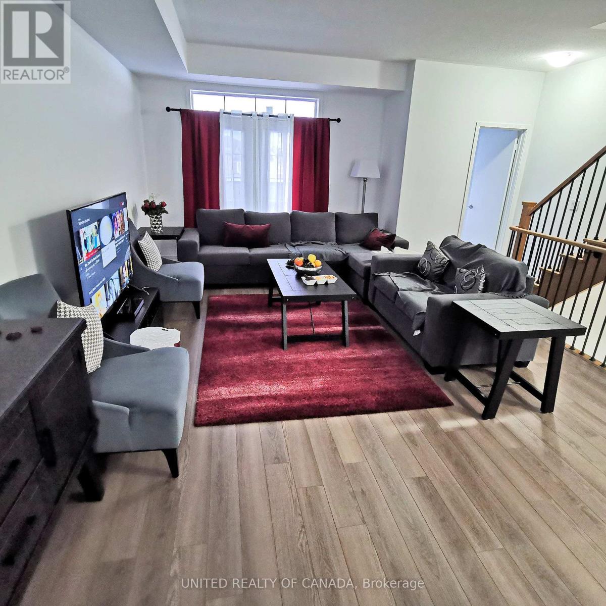 167 Harding Park Street, Newmarket, Ontario  L3Y 0E3 - Photo 2 - N12957774
