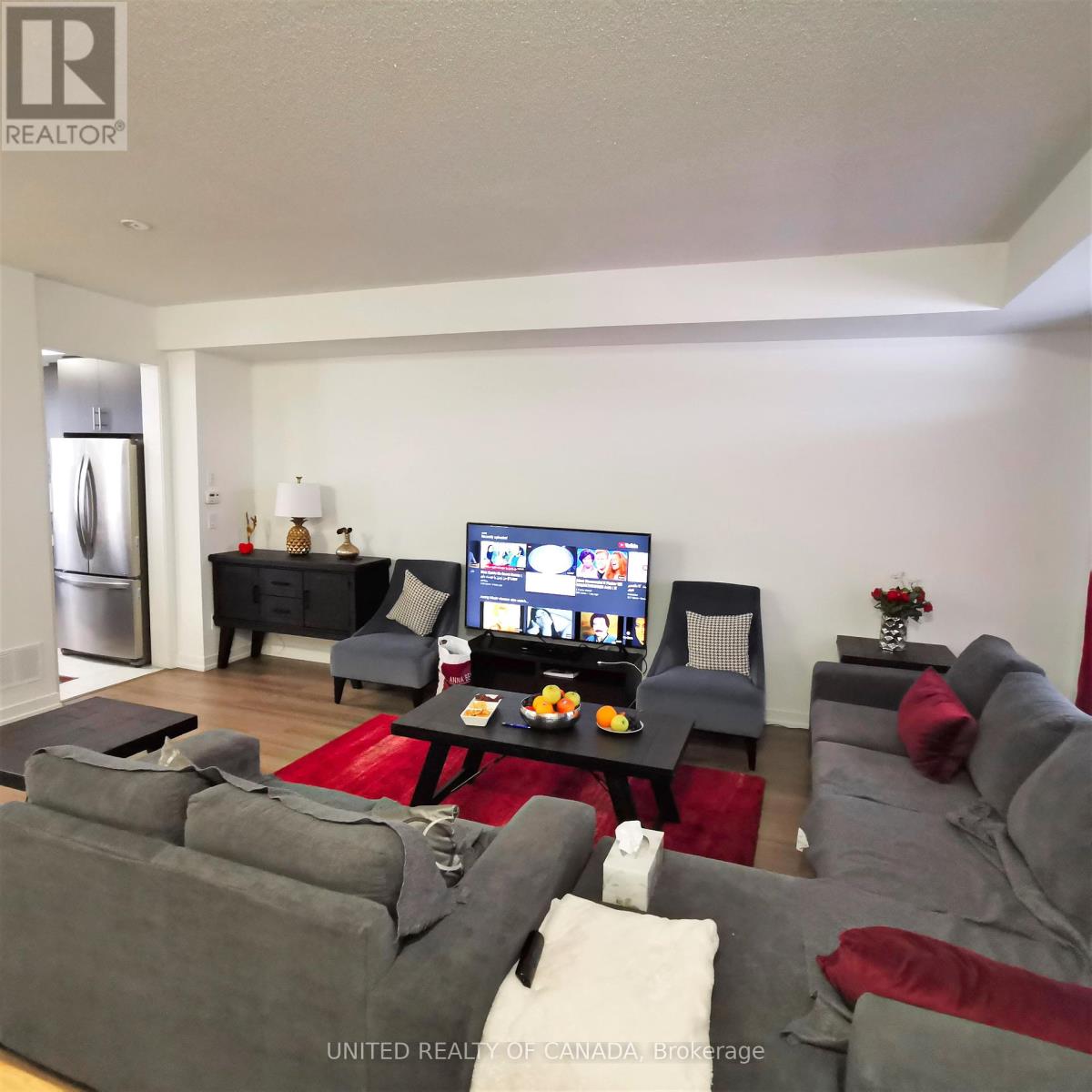 167 Harding Park Street, Newmarket, Ontario  L3Y 0E3 - Photo 3 - N12957774