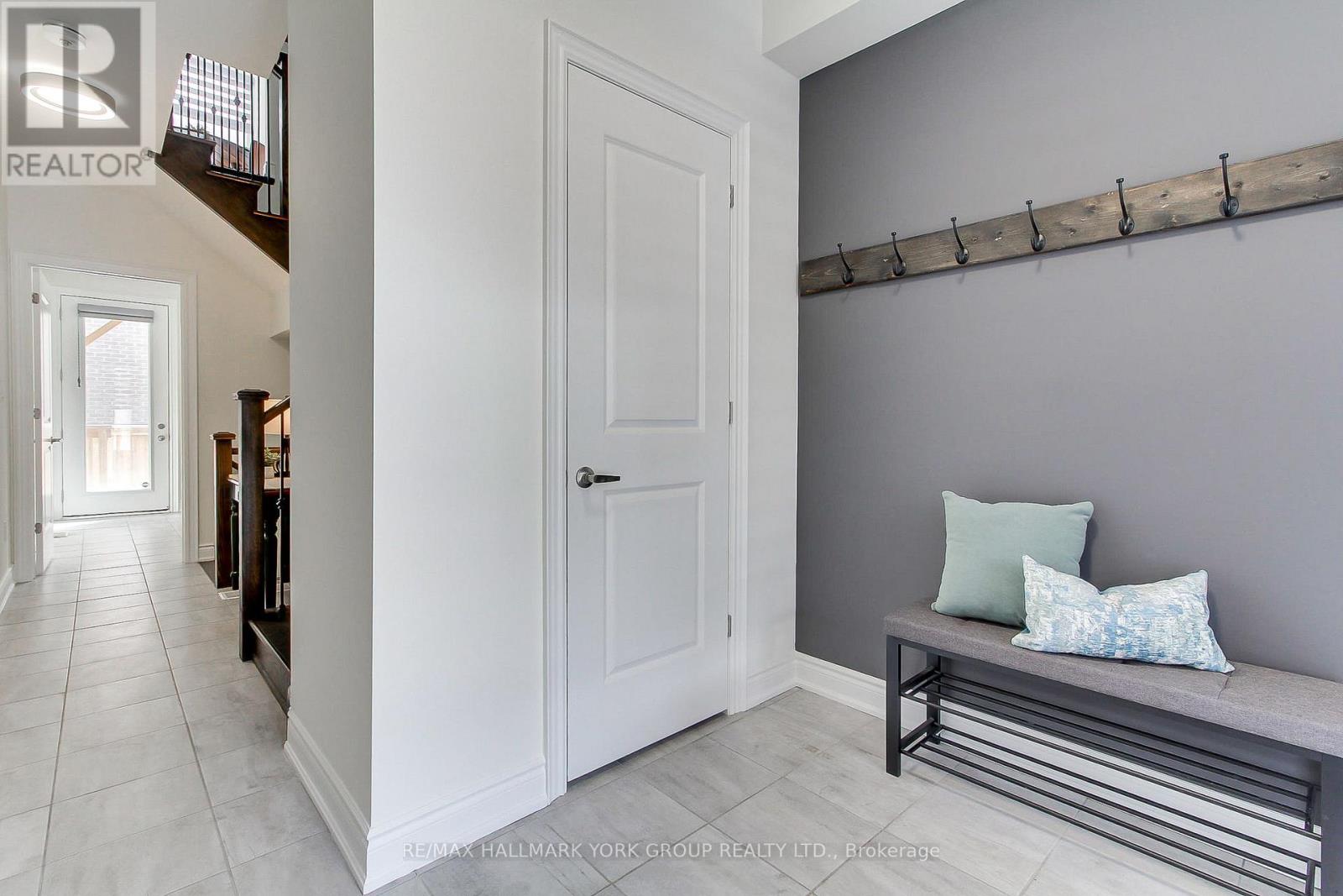 534 New England Court, Newmarket, Ontario  L3X 0M6 - Photo 6 - N13011332