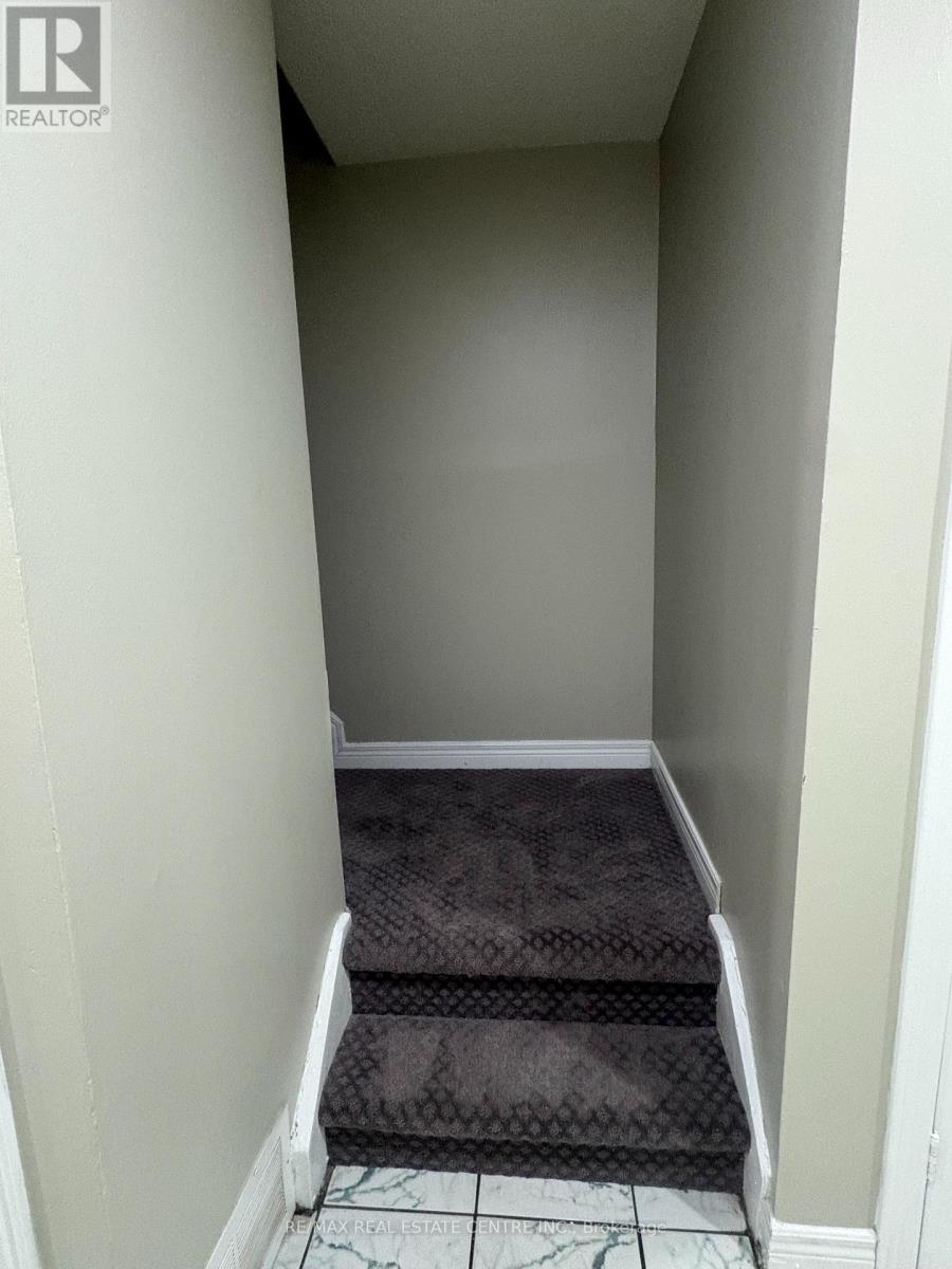 199 - 199 Baronwood Court, Brampton, Ontario  L6V 3H9 - Photo 6 - W12826218