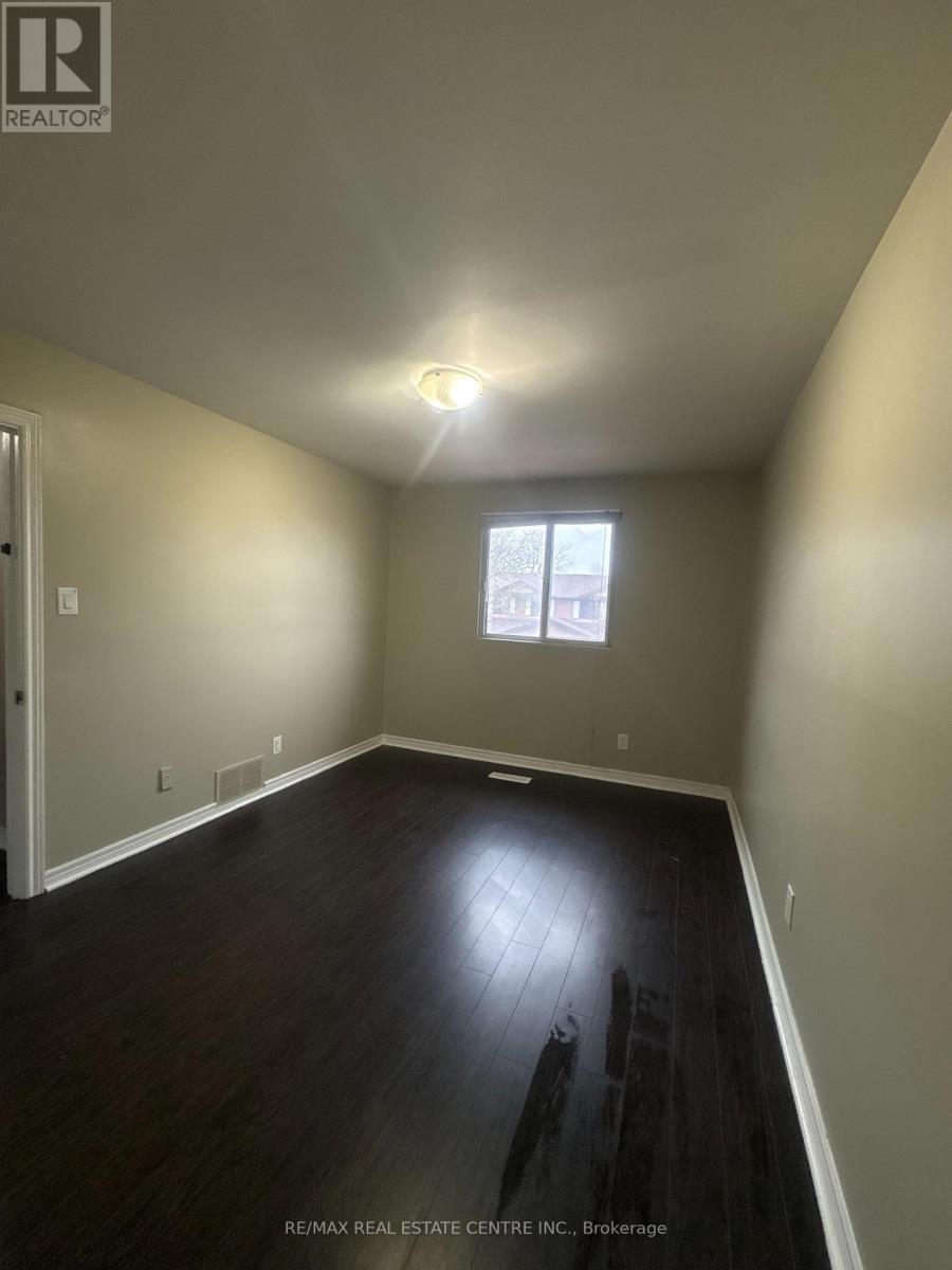 199 - 199 Baronwood Court, Brampton, Ontario  L6V 3H9 - Photo 11 - W12826218