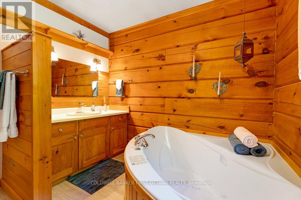 1102 Ebbs Bay Road, Drummond/north Elmsley, Ontario  K7C 0C5 - Photo 19 - X12796690