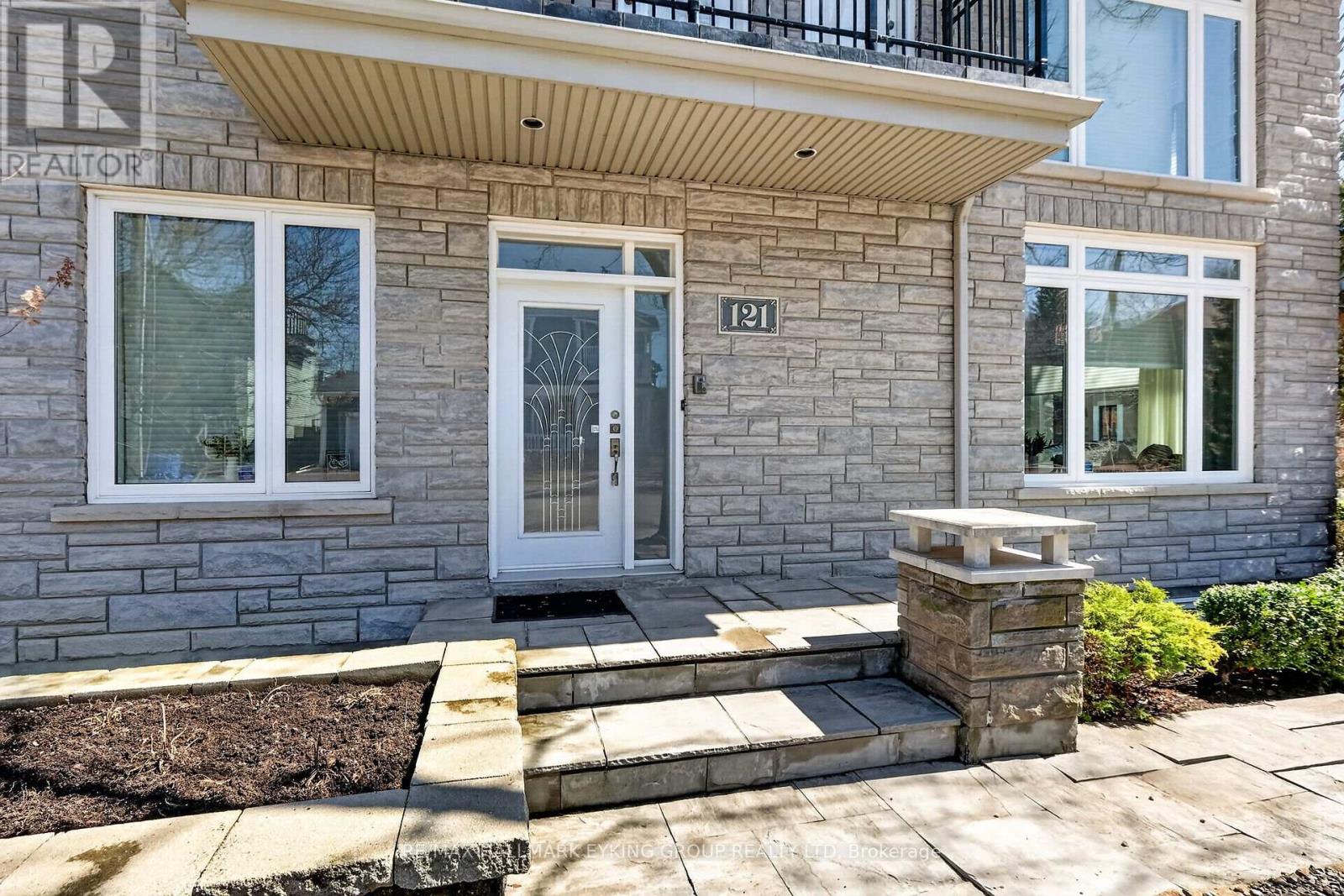 121 Macdonald Street, Ottawa, Ontario  K2P 1H7 - Photo 3 - X13002912