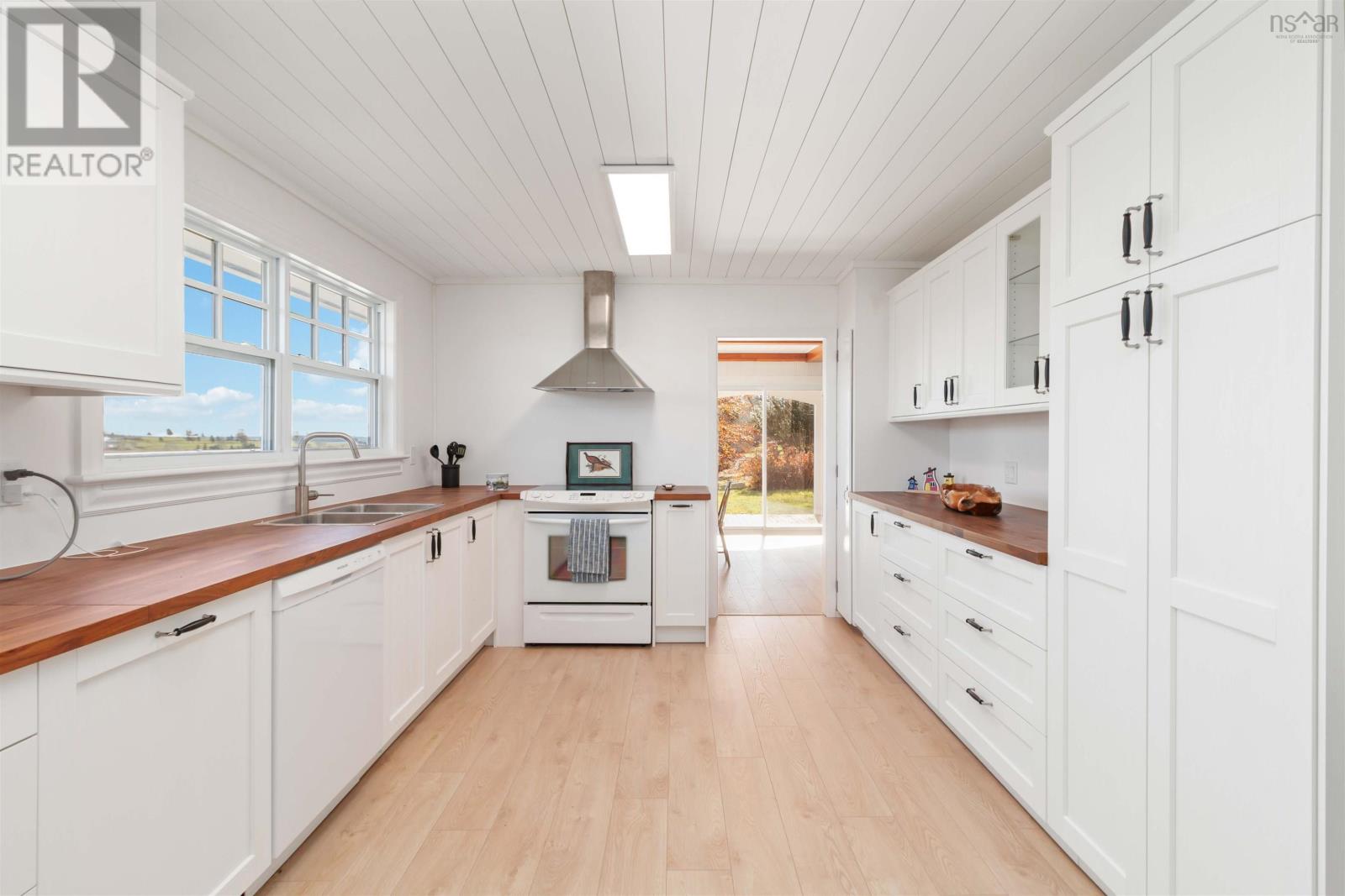 97 Nauss Point Road, Chester, Nova Scotia  B0J 1J0 - Photo 18 - 202528543