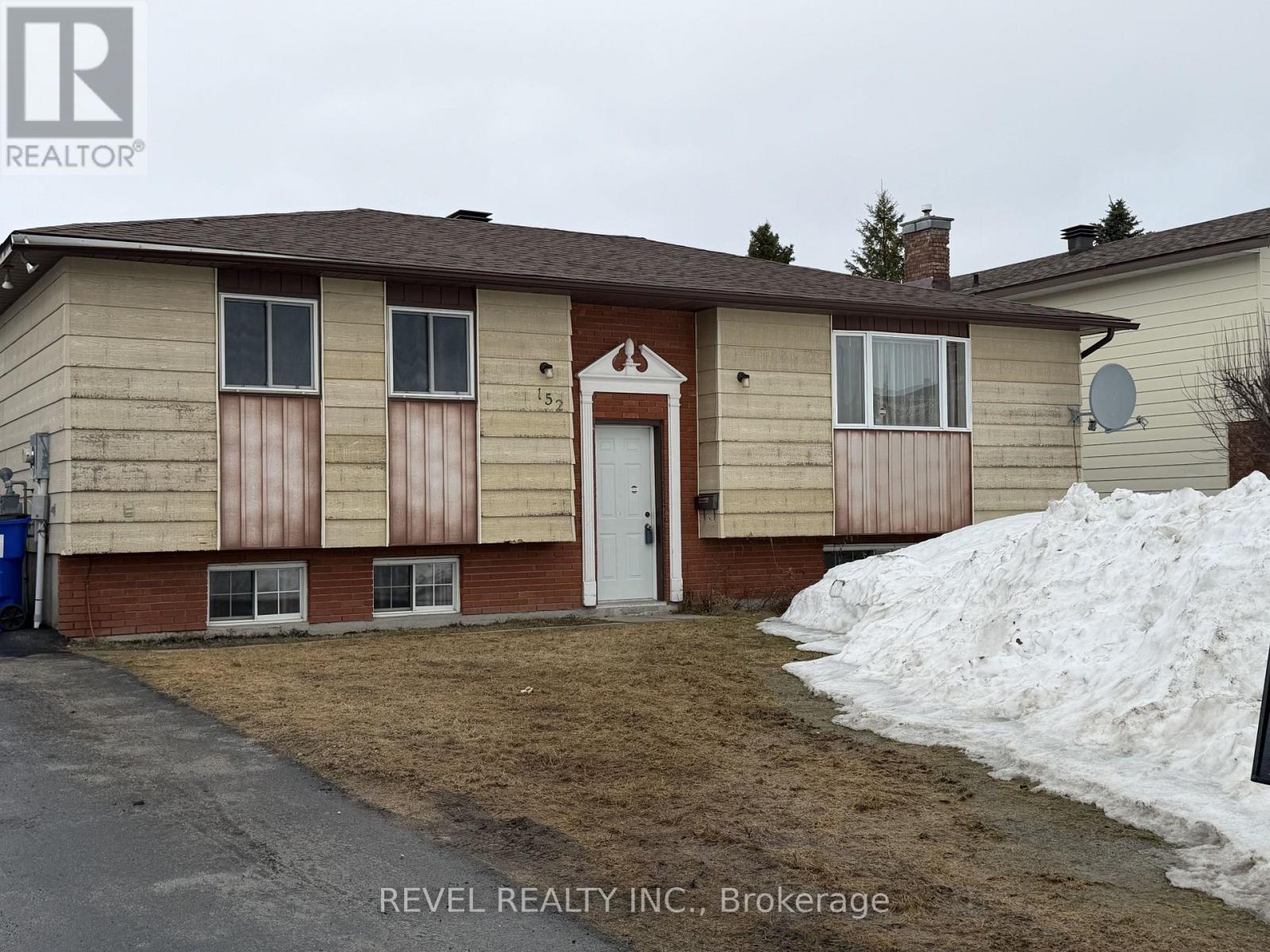 152 MALETTE CRESCENT, Timmins, Ontario