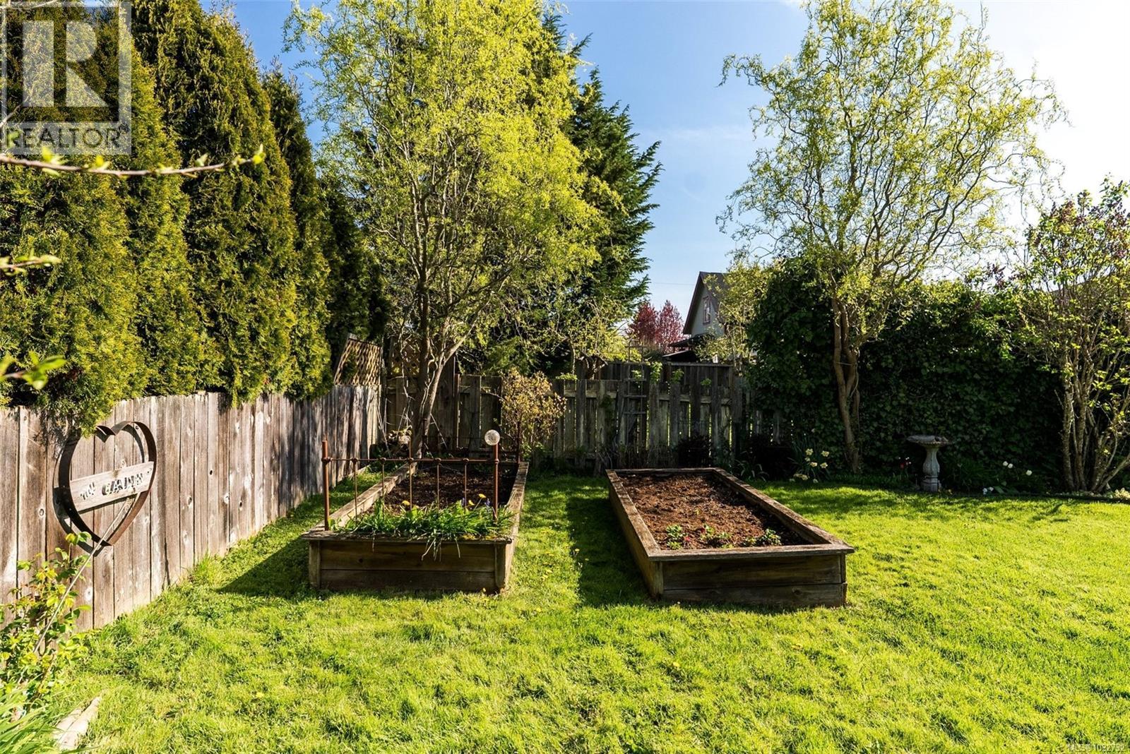 2872 Inez Dr, Saanich, British Columbia  V9A 2J1 - Photo 47 - 1032732