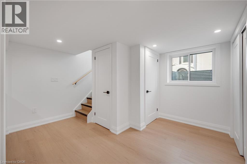 1339 Augustine Drive, Burlington, Ontario  L7P 2M9 - Photo 5 - 40822282