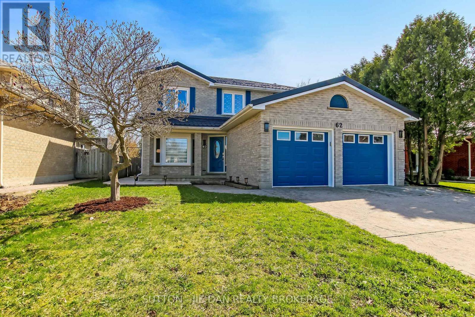 62 BARRYDALE CRESCENT, London North, Ontario